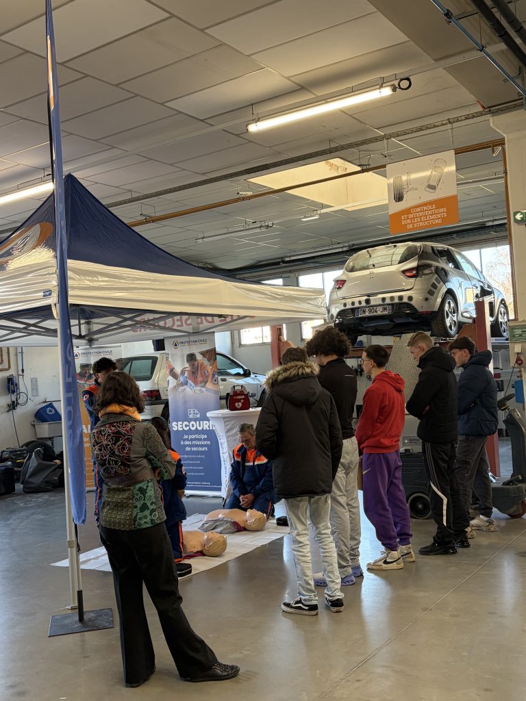 "Prends soin de toi" : Préparer les jeunes à l’autonomie avec bienveillance et expertise