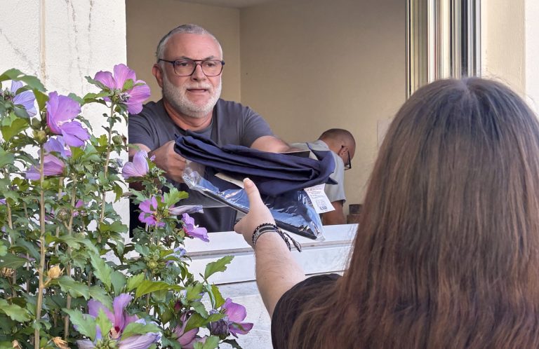 Distribution des épis pour nos élèves en lycée professionnel Lavoisier.